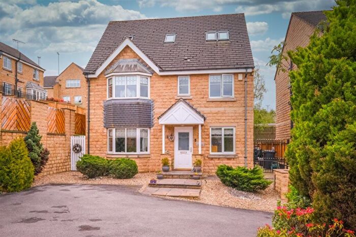 5 Bedroom Detached House For Sale In Cedar Grove, Brighouse, HD6