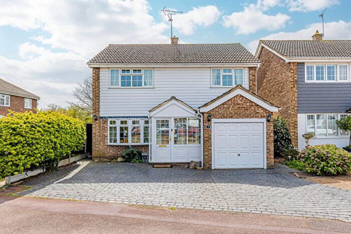 3 Bedroom Detached House For Sale In Mcdivitt Walk, Leigh-On-Sea, SS9