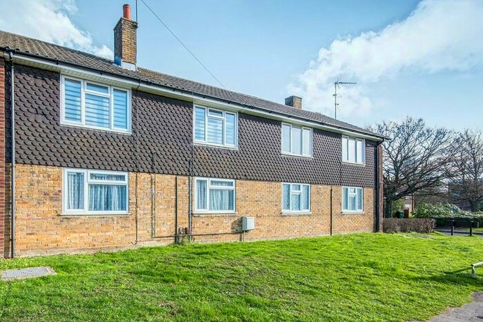 2 Bedroom Flat To Rent In Warburton Close, Southampton, SO19