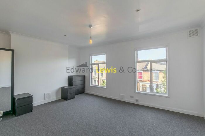 1 Bedroom Flat To Rent In Alvington Crescent, London, E8