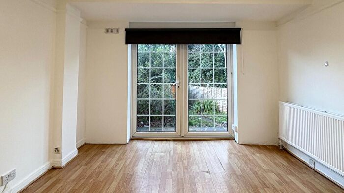 3 Bedroom House To Rent In Twyford Abbey Road, Wembley, NW10