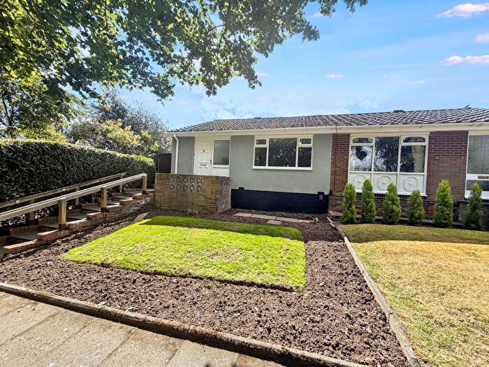 2 Bedroom Semi-Detached Bungalow For Sale In Glenhurst Drive, Whickham, Newcastle Upon Tyne, Tyne And Wear, NE16