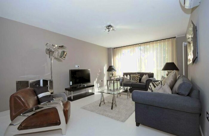 3 Bedroom Flat To Rent In St John's Wood Park, St John's Wood, NW8