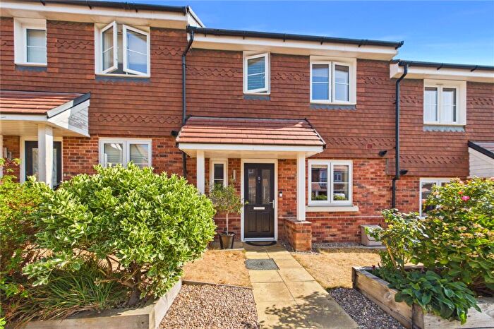 3 Bedroom Terraced House For Sale In Elisha Close, Spencers Wood, Reading, Berkshire, RG7