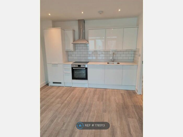 1 Bedroom Flat To Rent In Wadham Gardens, Greenford, UB6