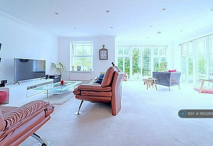 4 Bedroom Semi-Detached House To Rent In Dettingen Crescent, Deepcut, Camberley, GU16