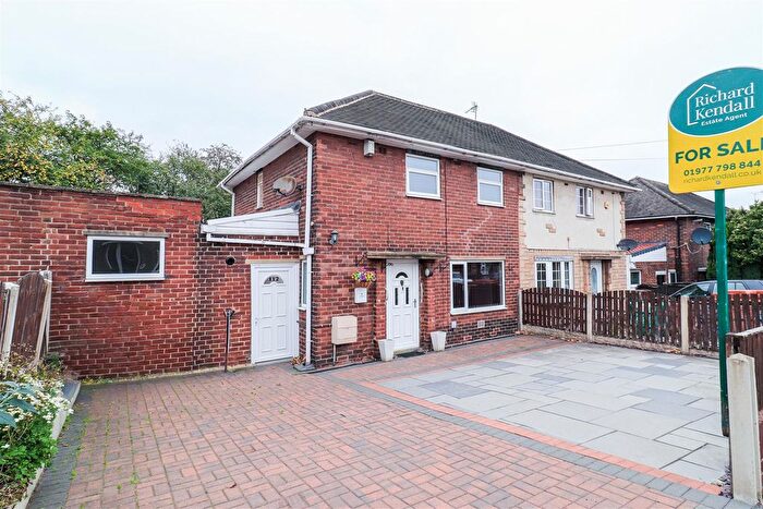 2 Bedroom Semi-detached House For Sale In Beech Street, South Elmsall, Pontefract, WF9