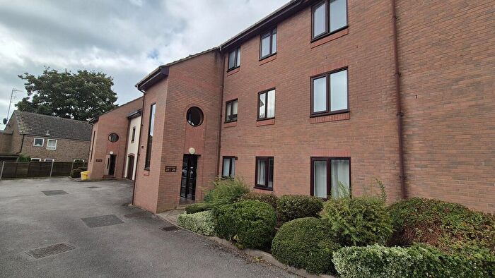 2 Bedroom Flat To Rent In Chestnut Place, Southam, CV47