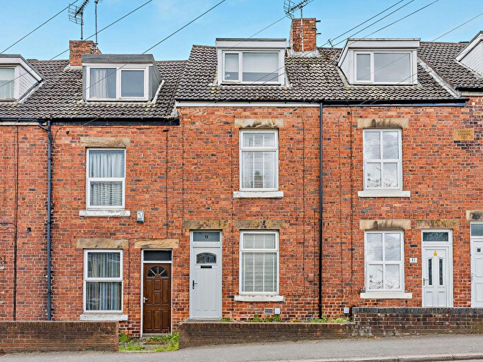 3 Bedroom Terraced House For Sale In Normanton Spring Road, Sheffield, S13