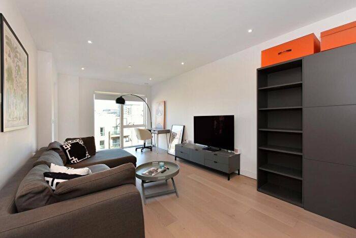 1 Bedroom Flat For Sale In Lismore Boulevard, Maple House, NW9