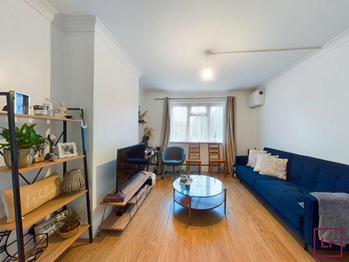 1 Bedroom Flat To Rent In Seymour Gardens, Ruislip, HA4