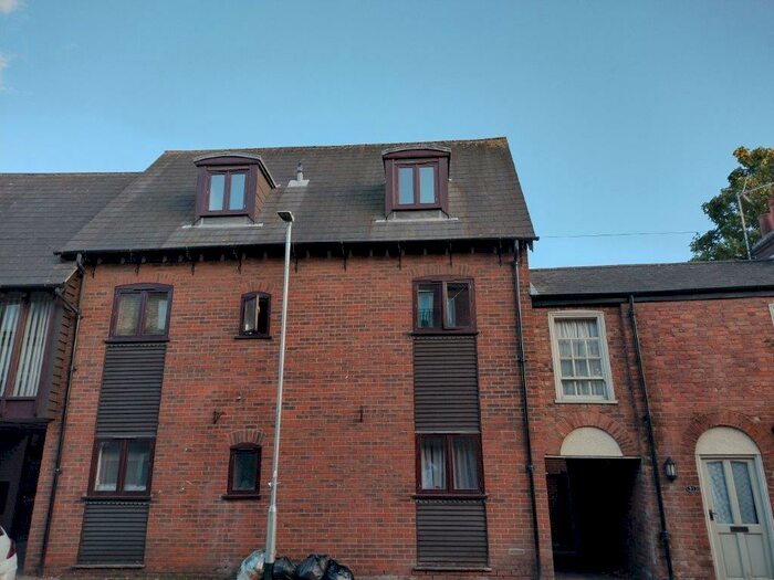 1 Bedroom Flat To Rent In Double Street, Spalding, PE11