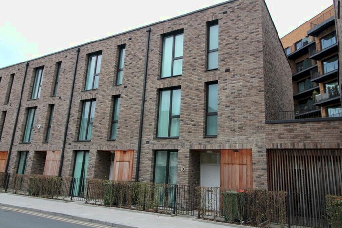 4 Bedroom Terraced House To Rent In Starboard Way, London E16