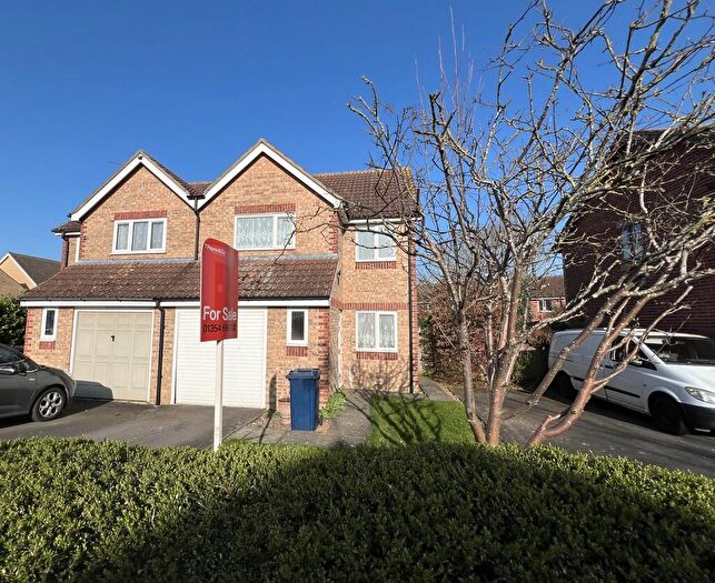 3 Bedroom Semi Detached House For Sale In Gull Way, Chatteris, Cambs., PE16