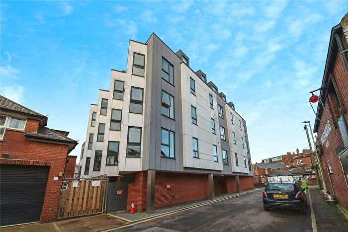 2 Bedroom Flat For Sale In Elm Grove, Exmouth, Devon, EX8