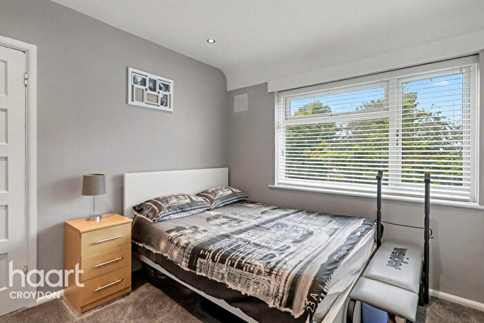 3 Bedroom Semi-Detached House For Sale In Wolsey Crescent, Croydon, CR0