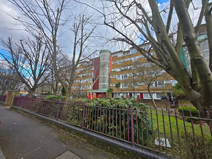 3 Bedroom Flat To Rent In Cam Court, Bibury Close, London, SE15