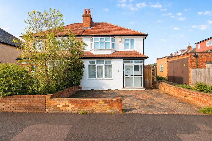 3 Bedroom Semi Detached House For Sale In Elm Grove Parade, Wallington, SM6