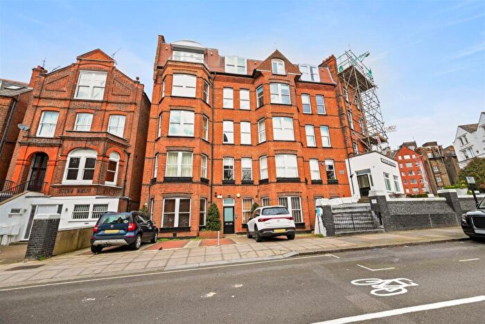 2 Bedroom Flat For Sale In Canfield Gardens, London, NW6