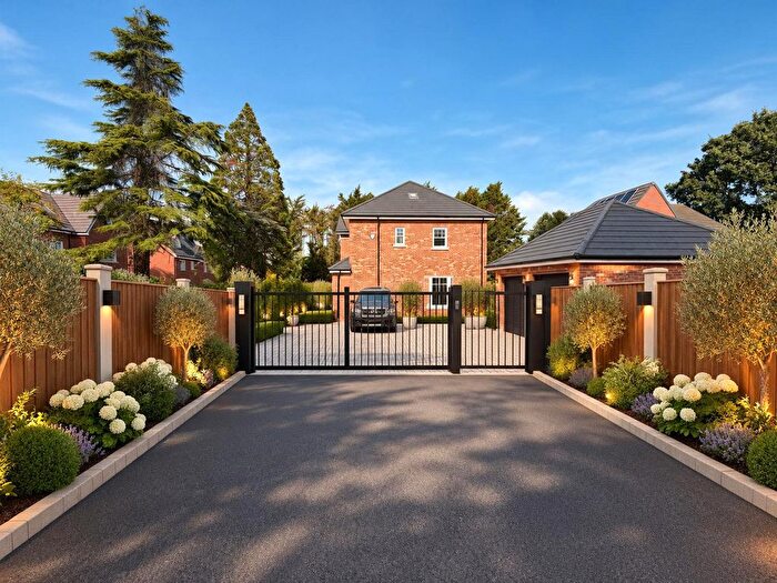 5 Bedroom Detached House For Sale In Folly Mews, Hockley, SS5
