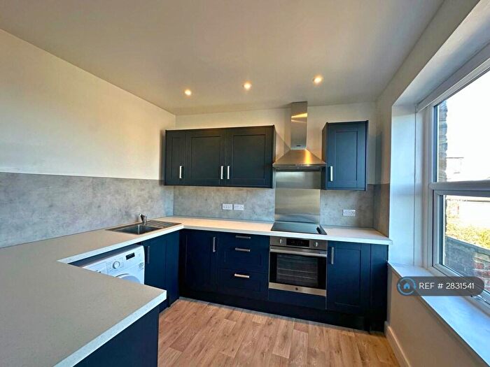 Studio To Rent In Littlemoor Road, Pudsey, LS28