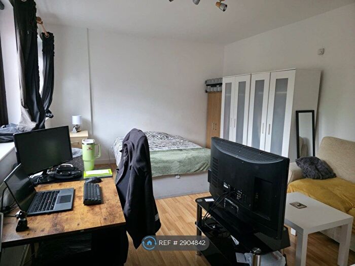 Studio To Rent In High Lane, Manchester, M21