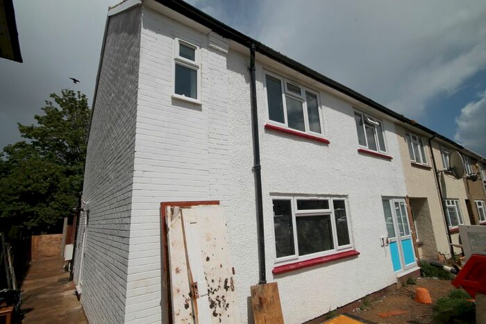 1 Bedroom Flat To Rent In Northfield Road, Hounslow, TW5