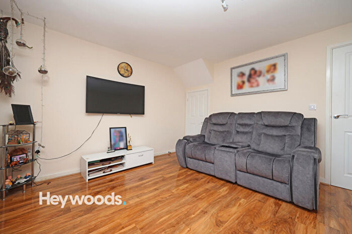 3 Bedroom Semi-Detached House For Sale In Waterloo Street, Stoke-on-Trent, Staffordshire, ST1