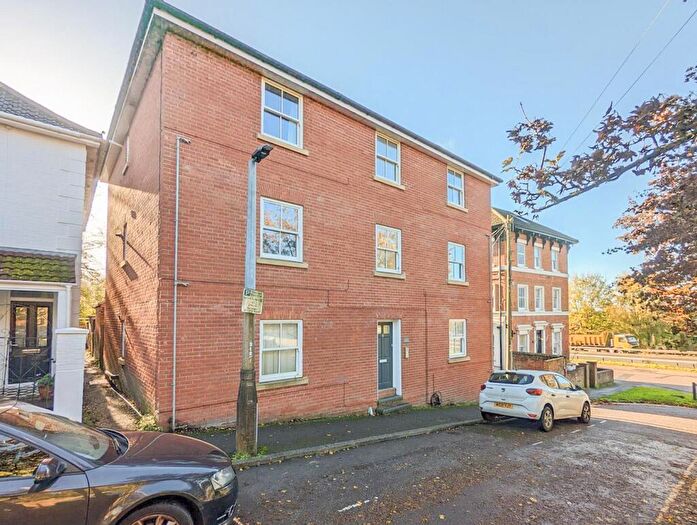 1 Bedroom Flat To Rent In Elm Grove Road, Salisbury, SP1