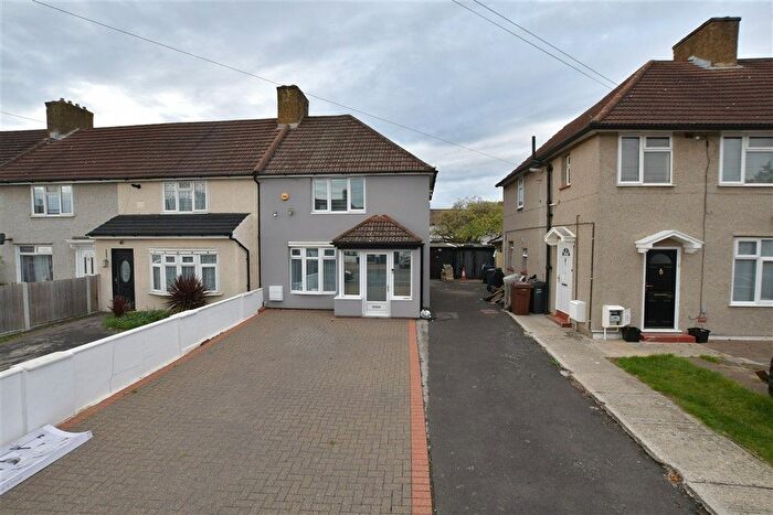 3 Bedroom Semi-Detached House For Sale In Sterry Road, Dagenham, Essex, RM10