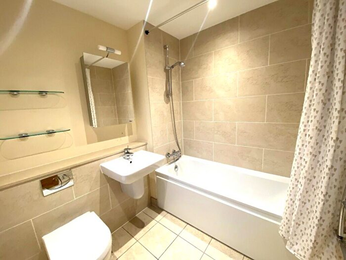 2 Bedroom Apartment To Rent In Grand Parade, Eastbourne, East Sussex, BN21