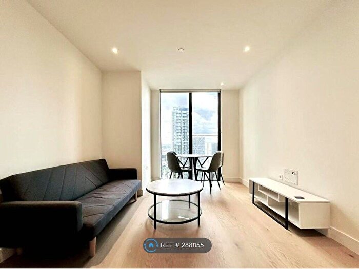 2 Bedroom Flat To Rent In Marsh Wall, London, E14