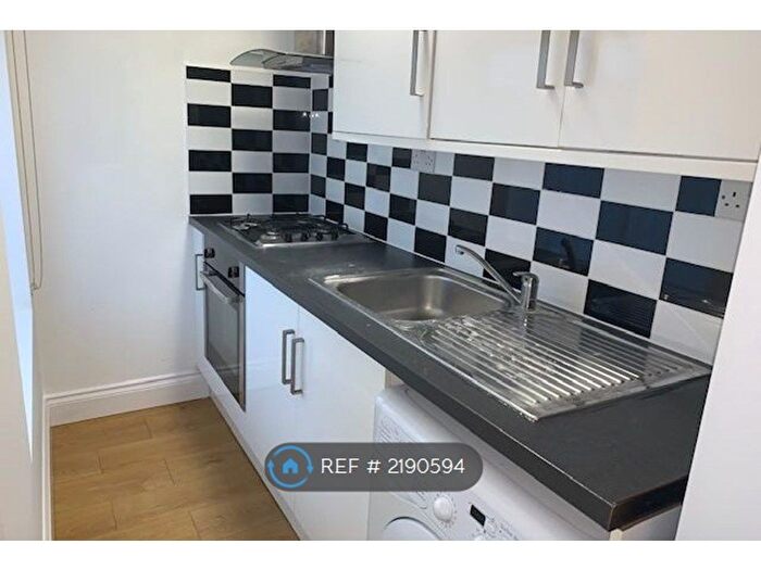 Studio To Rent In Daryngton Drive, Greenford, UB6