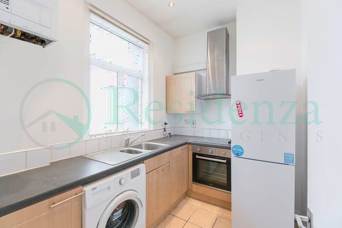1 Bedroom Flat To Rent In Mitcham Road, London, SW17