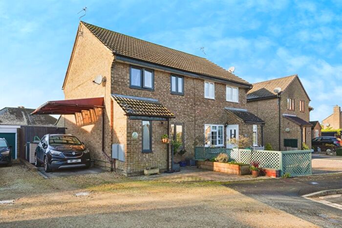 3 Bedroom Semi-Detached House For Sale In Partridge Way, Cirencester, GL7