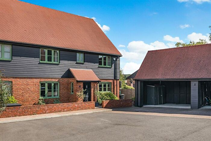 4 Bedroom Semi-Detached House For Sale In Chiltern Hills Close, Aldbury, Tring, HP23