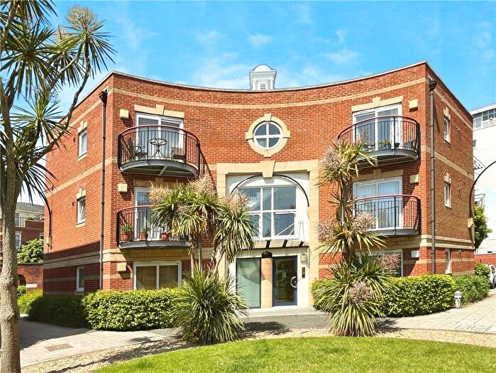 2 Bedroom Apartment For Sale In Gunwharf Quays, Portsmouth, Hampshire, PO1