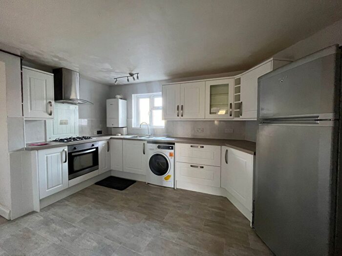 2 Bedroom Flat To Rent In West Hoe Road, Plymouth, PL1