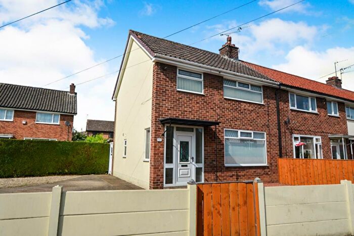 3 Bedroom End Of Terrace House To Rent In Woodhill Close, Anlaby, Hull, HU10