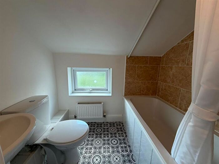 2 Bedroom Flat To Rent In Redcar Road, Wallsend, NE28