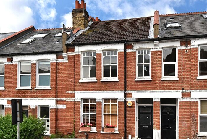 2 Bedroom Flat To Rent In Kingswood Road, London, SW2