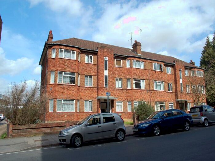 2 Bedroom Apartment To Rent In Garrison Court, Hitchin, SG4