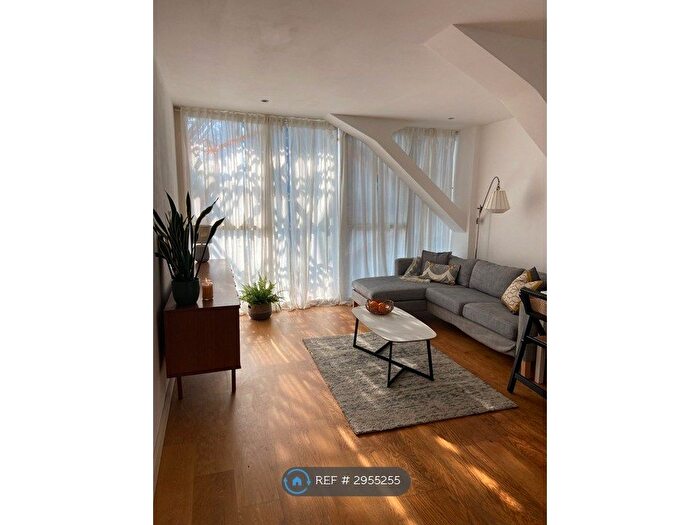1 Bedroom Flat To Rent In Skypark Road, Bristol, BS3