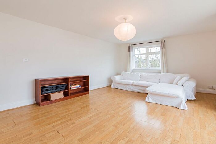 2 Bedroom Flat To Rent In Parsifal Road, West Hampstead, NW6