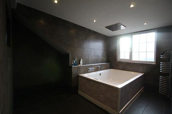 5 Bedroom Property To Rent In Ormesby Bank, Ormesby, Middlesbrough, TS7