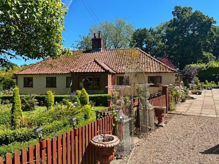 3 Bedroom Detached Bungalow For Sale In Meadow Farm, Buck Brigg, Hanworth, Norwich, Norfolk, NR11