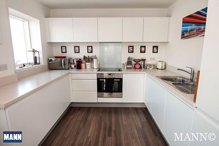2 Bedroom Flat To Rent In Clovelly Place, Greenhithe, DA9