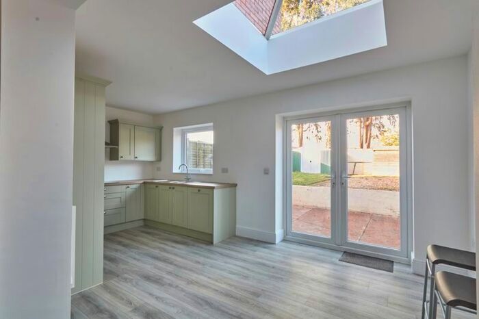 4 Bedroom Semi-Detached House To Rent In Pinhoe Road, Exeter, EX4