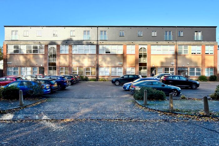 1 Bedroom Flat To Rent In Woodland Court, Soothouse, St. Albans, AL3