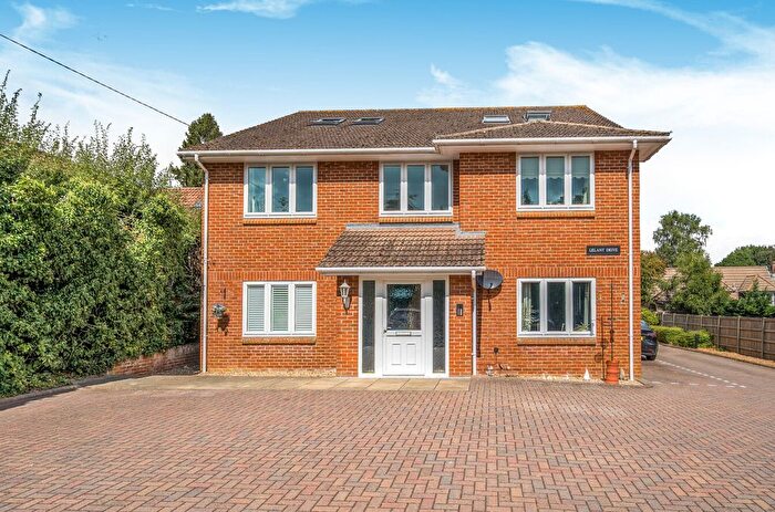 2 Bedroom Flat For Sale In Lelant Drive, Four Marks, Alton, Hampshire, GU34